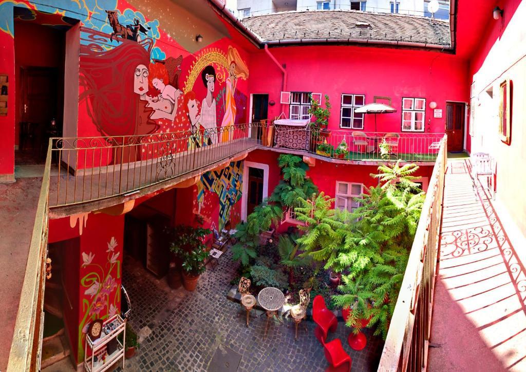 Santico Art Hotel And Hostel Budapest Esterno foto