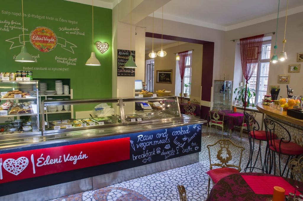 Santico Art Hotel And Hostel Budapest Esterno foto