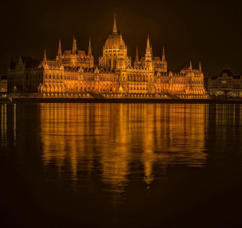 Santico Art Hotel And Hostel Budapest Esterno foto