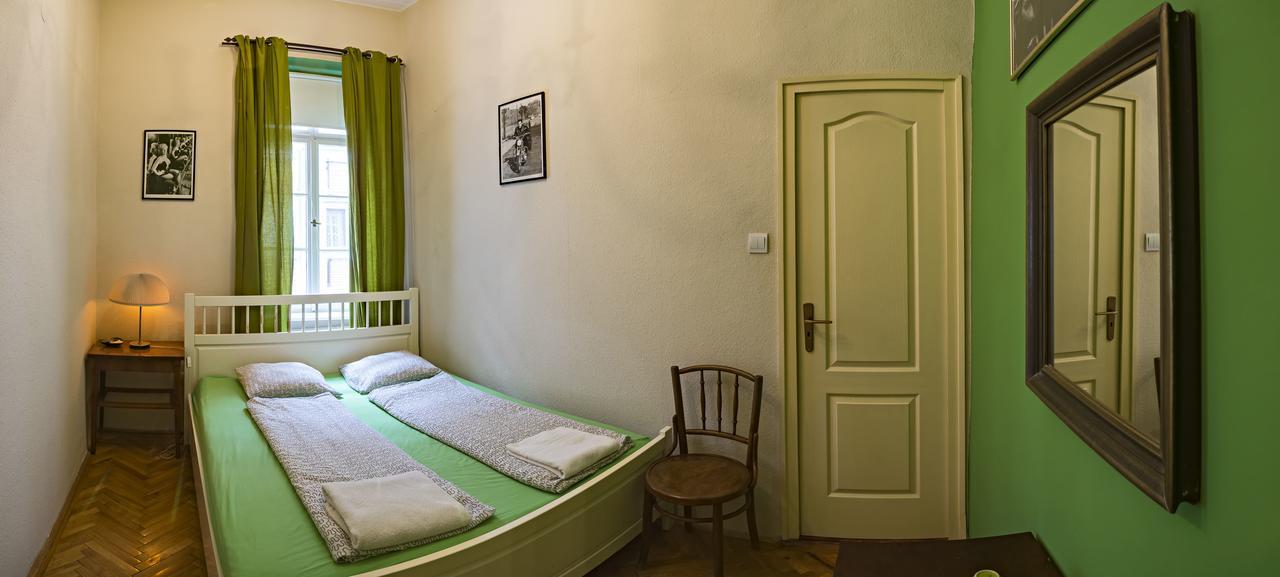 Santico Art Hotel And Hostel Budapest Esterno foto