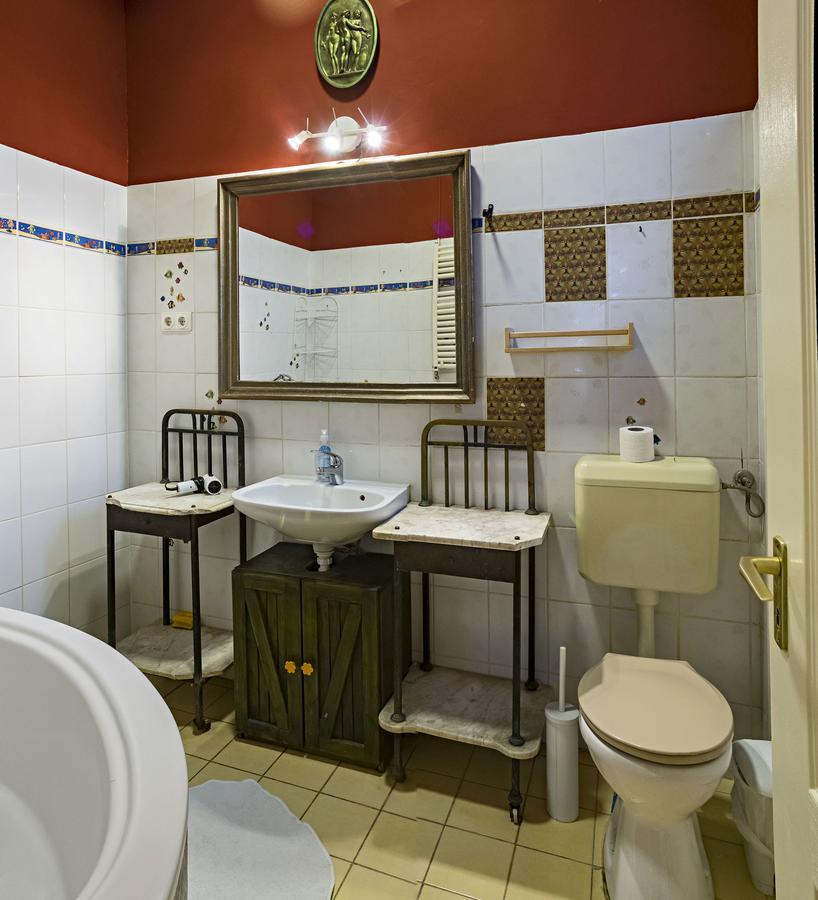 Santico Art Hotel And Hostel Budapest Esterno foto