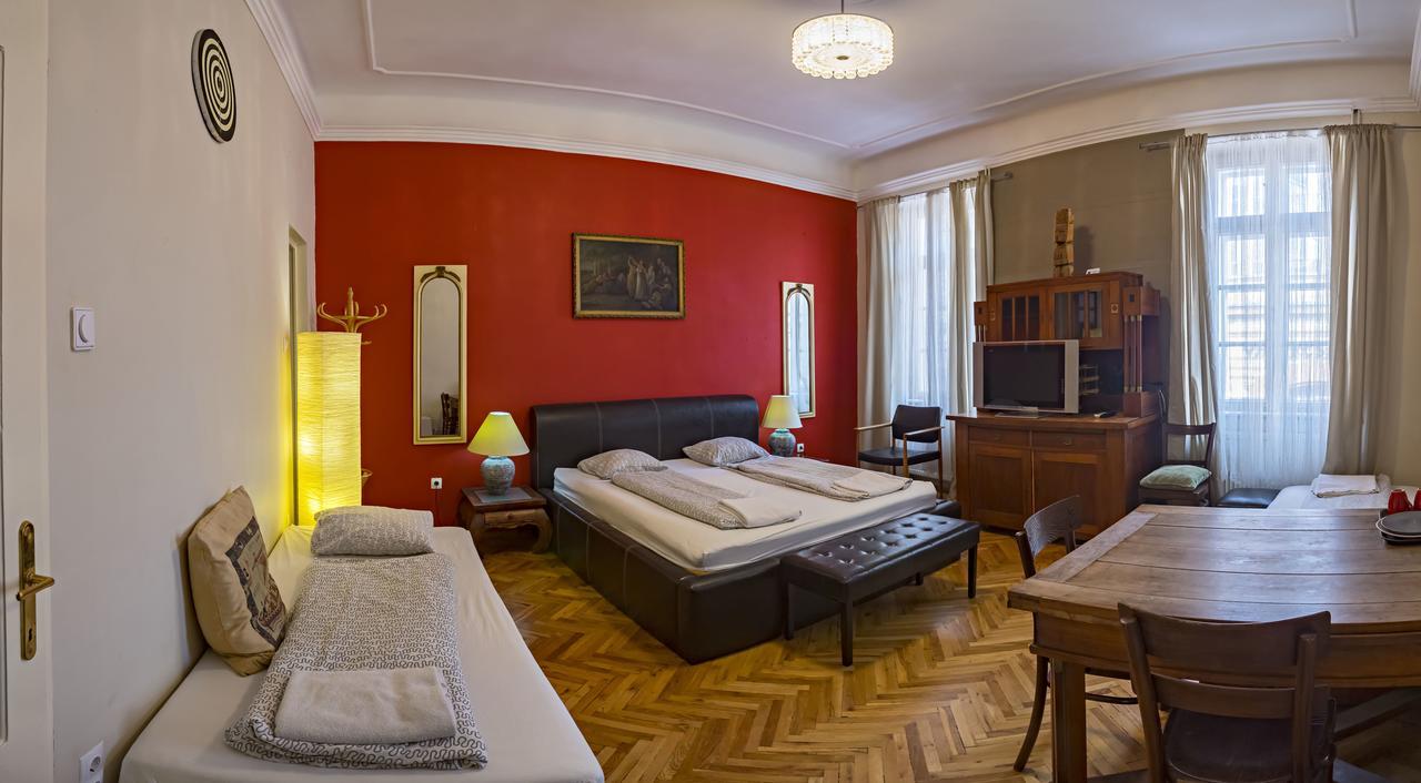 Santico Art Hotel And Hostel Budapest Esterno foto