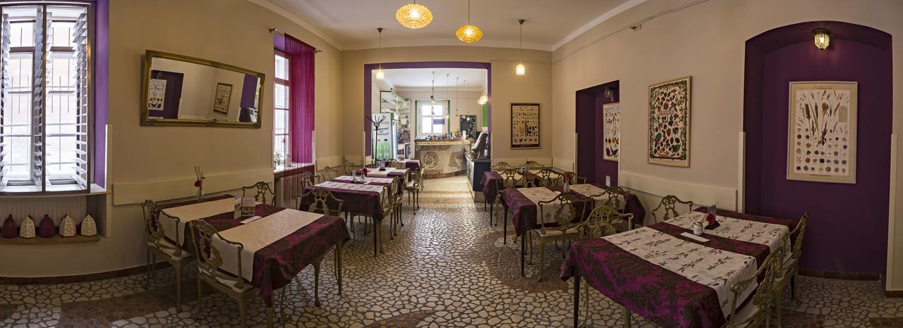 Santico Art Hotel And Hostel Budapest Esterno foto
