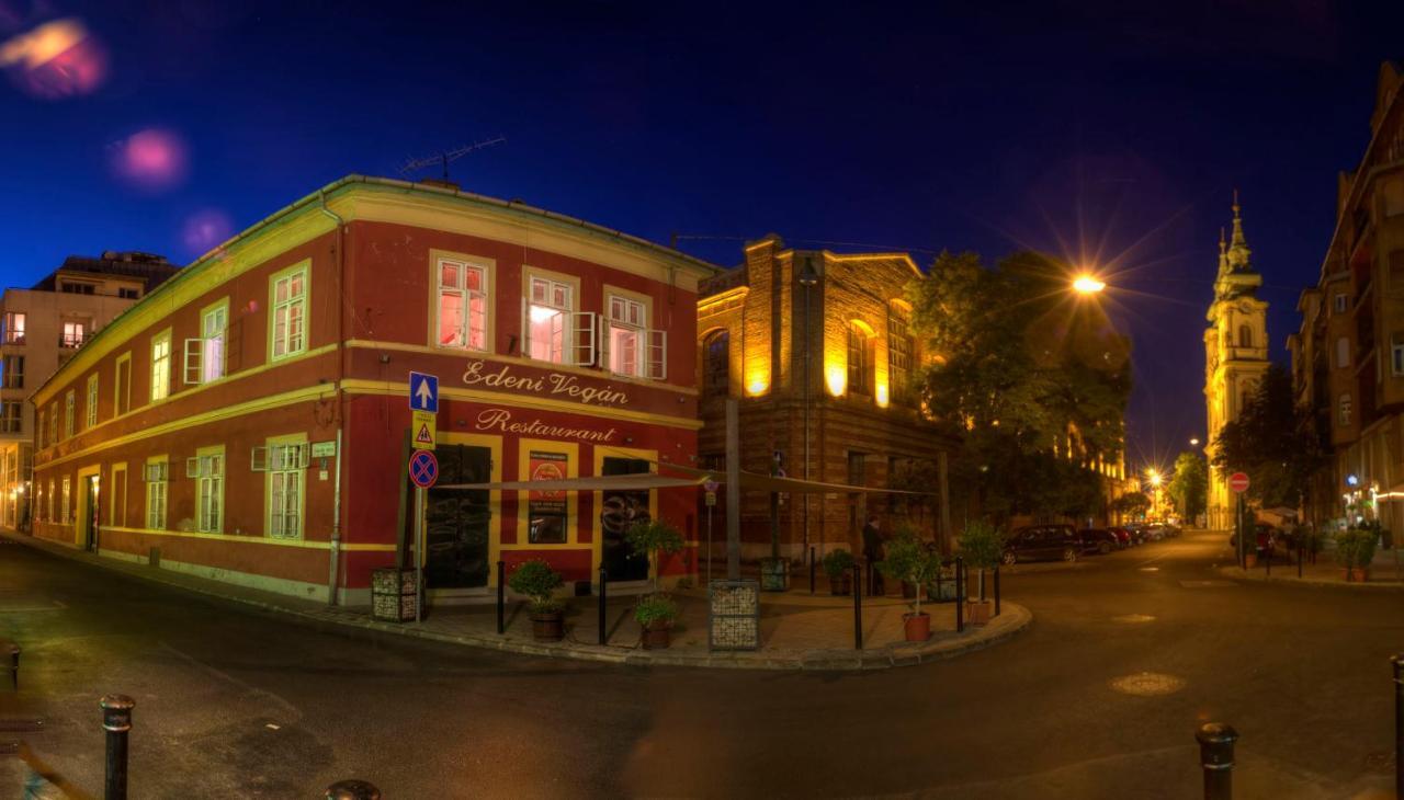 Santico Art Hotel And Hostel Budapest Esterno foto