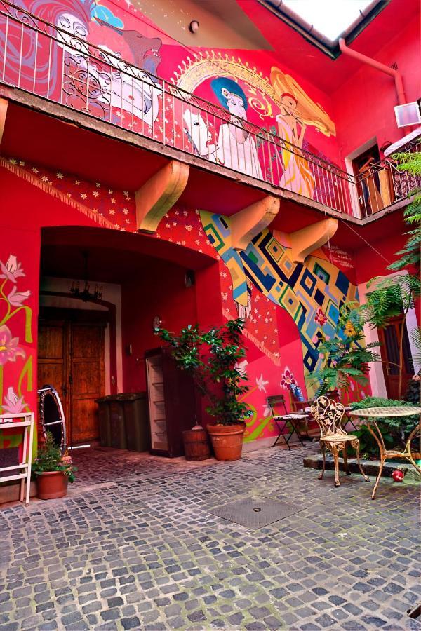 Santico Art Hotel And Hostel Budapest Esterno foto